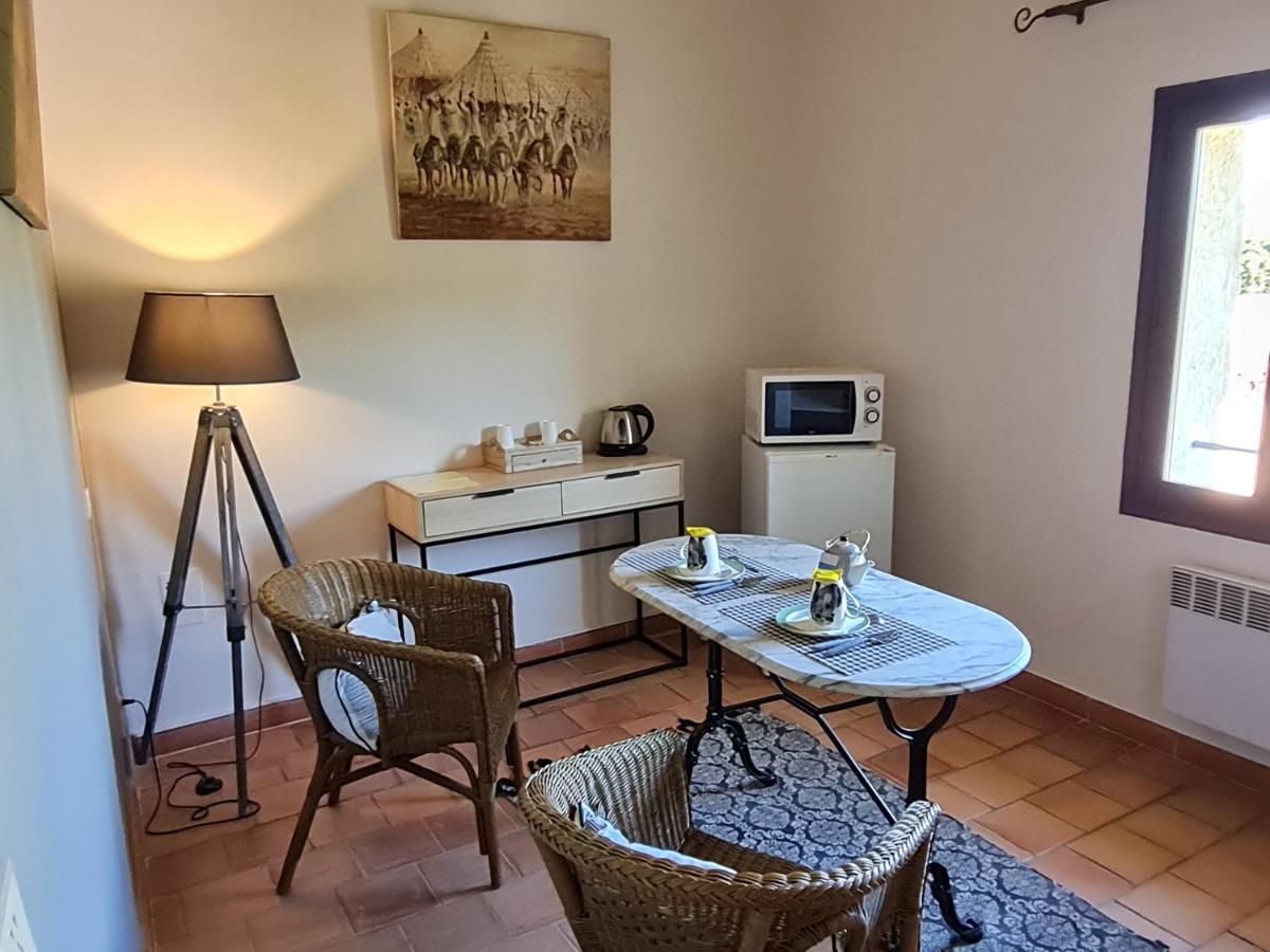 Domaine La Condamine Crillon Le Brave Hotel Екстериор снимка