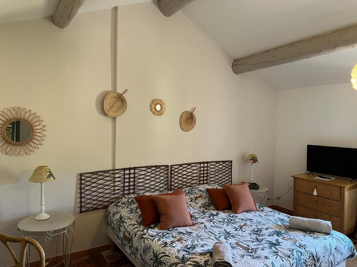 Domaine La Condamine Crillon Le Brave Hotel Екстериор снимка